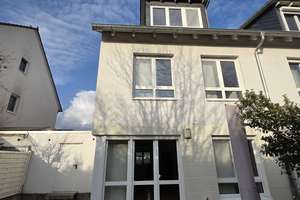 Lichtdurchflutetes Reiheneckhaus im begehrten „Sonnengarten“ – Ideal für Familien & Expats – Die vollständige Adresse der Immobilie erhältst du vom Anbieter., 65835 Liederbach am Taunus – Vorschaubild 1