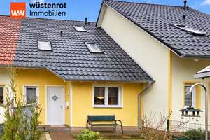 FAST NEUES REIHENHAUS MIT EINBAUKÜCHE + SOLARTHERMIE + VORBEREITUNG ZUM STUDIOAUSBAU + CARPORT – Die vollständige Adresse der Immobilie erhältst du vom Anbieter., 17438 Wolgast – Vorschaubild 7
