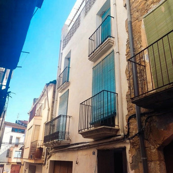 Casa al casc antic de Batea