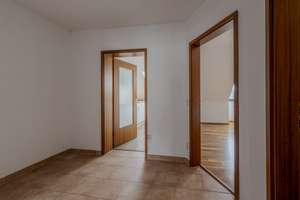 Wohnen am Stadtpark! Bezugsfreie 2-Zi-Dachgeschosswohnung mit TG-Einzelstellplatz + Fußbodenheizung – Die vollständige Adresse der Immobilie erhältst du vom Anbieter., 81241 Pasing, München – Vorschaubild 5