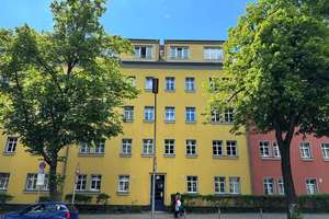 KEINE KÄUFERPROVISION - BEZUGSFREI nach Modernisierung | 2,5 Zimmer | EBK | Sonnen-LOGGIA – Die vollständige Adresse der Immobilie erhältst du vom Anbieter., 12105 Tempelhof, Berlin – Vorschaubild 2