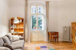 VIDEO: Altbaucharme nahe Ku´damm - Holzdielen, hohe Decken & Balkon – Berlin – Vorschaubild 10