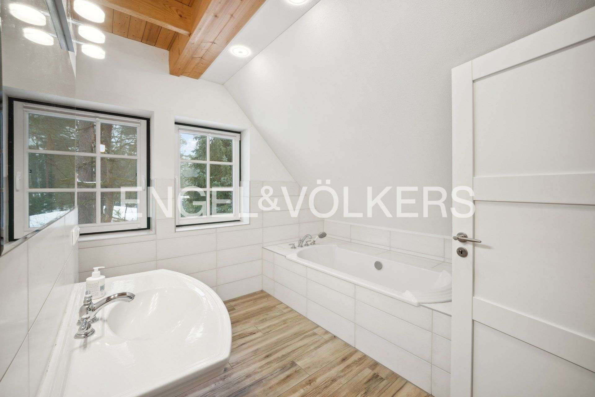 Immobilie in Didderse - EXKLUSIVES, ENERGIEEFFIZIENTES NIEDERSACHSENHAUS IN BEGEHRTER WOHNLAGE - Bild 13