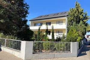 albero:) renovierte, lichtdurchflutete 4 Zimmer in ruhiger Anwohnerlage und kleiner Wohneinheit