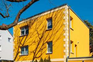 Wohnhaus mit 2 Wohnungen / 1 Souterrain Wohnung mit Terrasse