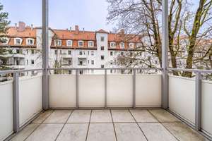 Liebevoll kernsanierte und Denkmal geschützte  4 Zi Altbau-Wohnung in ruhiger Lage – Lautensackstr. 12, 80687 Friedenheim, München – Vorschaubild 8