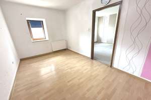 Charmante Dachgeschosswohnung mit 3 Zimmern, Wohnküche & Tageslichtbad – Die vollständige Adresse der Immobilie erhältst du vom Anbieter., 54290 Süd, Trier – Vorschaubild 7