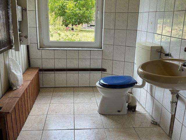 Immobilie in Miesitz - Wohnen auf einer Ebene - Großer sanierungbedürftiger Bungalow mit viel Potenzial - Bild 11