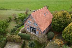 Denkmalgeschütztes Fachwerkhaus mit modernem Schnitt in exklusiver Lage