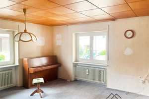 Ländlicher 3-Seiten-Hof zur Sanierung – Wohnhaus, Hofareal, Stallungen und 5.000 m² Wald! – Neustadt a.d. Aisch-Bad Windsheim (Kreis) – Vorschaubild 5