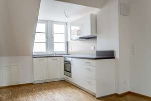 **Großzügige 2-Zimmer-Maisonettewohnung mit Loggia im Herzen der Altstadt von Reutlingen** – Die vollständige Adresse der Immobilie erhältst du vom Anbieter., 72764 Reutlingen-Mitte, Reutlingen – Vorschaubild 3