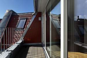 PROVISIONSFREI ! FREIE, SEHR HELLE GROSSZÜGIGE DACHGESCHOSS-WHG. M. TERRASSEN WEITBLICK, LIFT – Bernhard-Lichtenberg-Str. 2, 10405 Prenzlauer Berg, Berlin – Vorschaubild 1