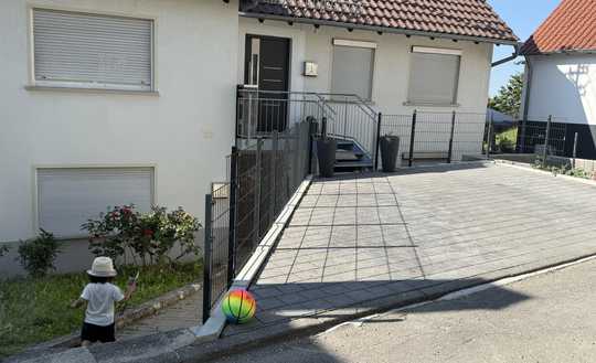 Kernsaniertes Einfamilienhaus mit vermieteter Einliegerwohnung,mit großem Grundstück zu verkaufen