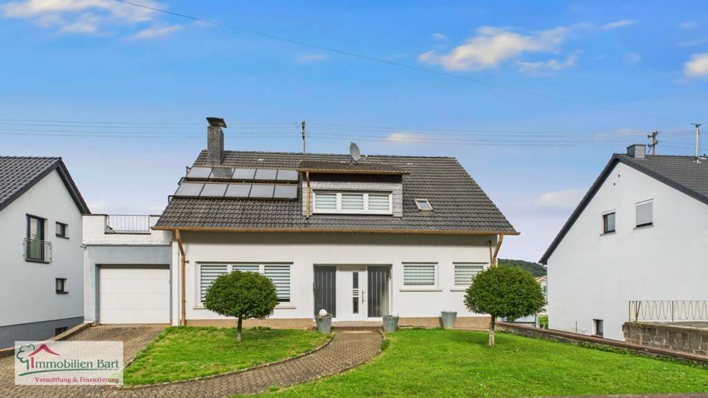 Immobilie in Rehlingen-Siersburg - REHLINGEN-SIERSBURG:
WOHNHAUS / 267 M² WOHNFLÄCHE / GR. GARTEN / GARAGE / CARPORT / WEITBLICK! - Bild 0