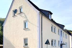 Mehrfamilienhaus mit sechs Wohnungen, großem Grundstück und Entwicklungspotenzial in Nachrodt-Einsal