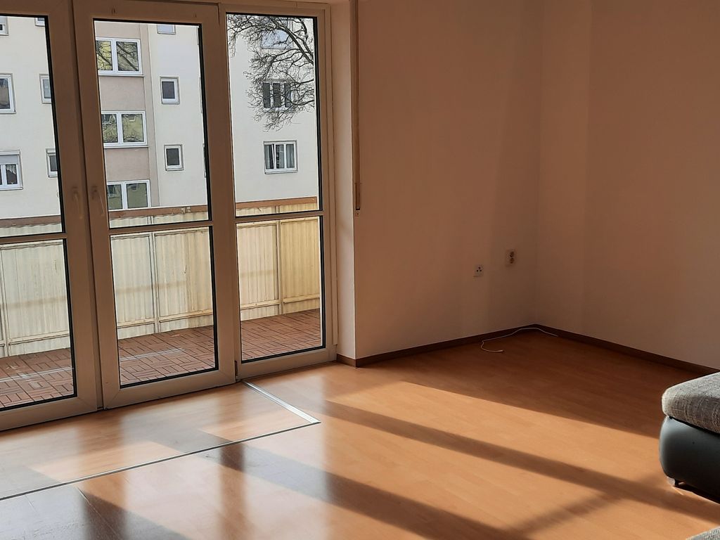 Schöne, sonnige 2ZimmerWohnung mit Balkon in Göggingen