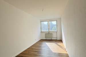 Frisch renovierte 3-Zimmer-Wohnung mit Balkon in Kiel-Gaarden – Jachmannstraße 18, 24143 Gaarden-Ost, Kiel – Vorschaubild 2