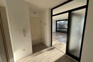 Zu Hause in Moosach: 2-Zimmer-Wohnung mit Balkon, Küche und Tiefgaragenstellplatz – Die vollständige Adresse der Immobilie erhältst du vom Anbieter., 80992 Moosach-Bahnhof, München – Vorschaubild 2
