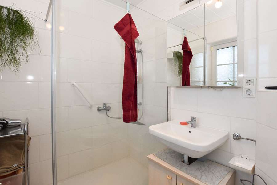 Immobilie in Weyhausen - Großes Einfamilienhaus mit Anbau, Wintergärten und Keller nahe Wolfsburg! - Bild 13