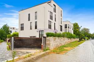 Exklusive 2-Zimmer Wohnung mit EBK, Terrasse, Garten und Doppel-TG-Stellplatz am Donaustrand! – 93059 Innenstadt, Regensburg – Vorschaubild 2