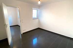 Moderne 2-Zimmer-Einliegerwohnung mit Einbauküche & separatem Eingang – Am Eglenbach 21, 73035 Göppingen – Vorschaubild 9