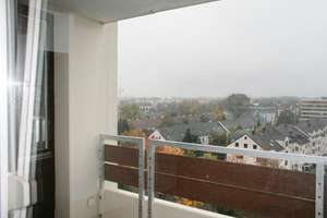 *Toller Ausblick*  2 ZKB  mit Balkon und Pool auf dem Dach – Bergiusstraße  72, 86199 Göggingen-Nordost, Augsburg – Vorschaubild 3