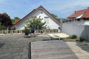 Großzügiges 6-Zimmer-Einfamilienhaus mit Garten, Balkon, großer Garage in Niederstotzingen