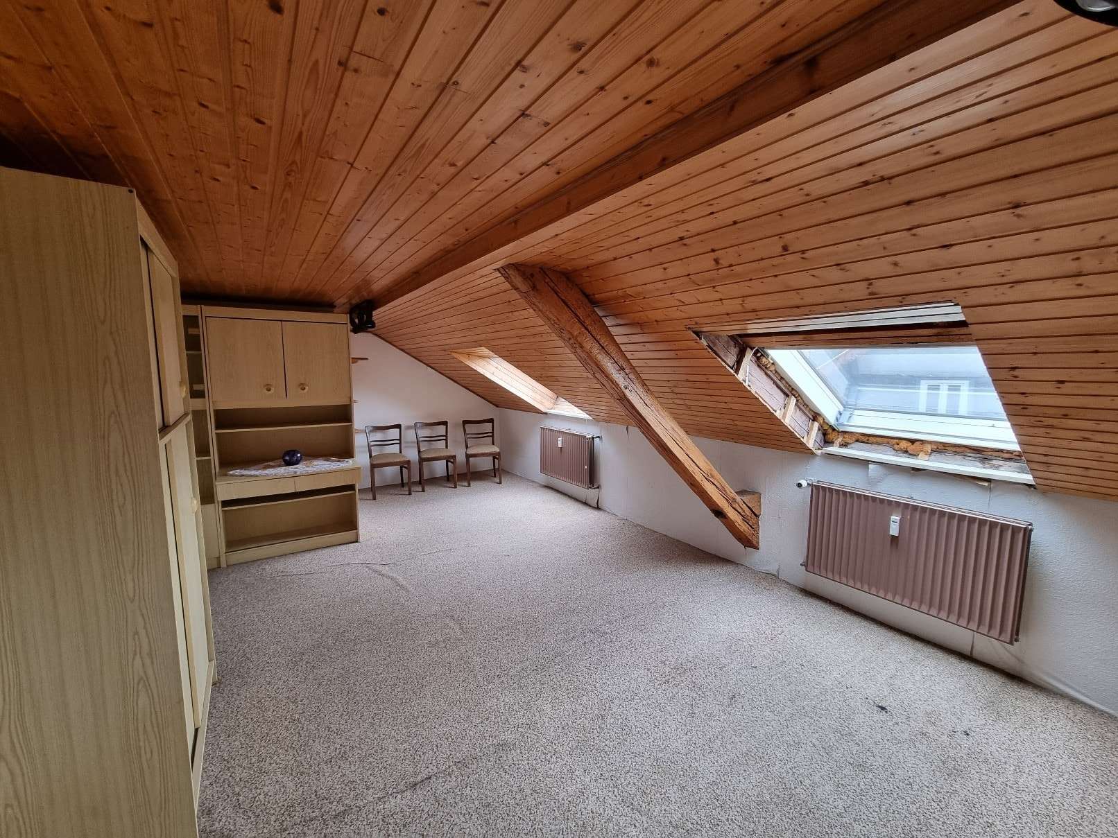 Immobilie in Untermerzbach - Großzügiges Wohnhaus mit Gewerbeeinheit, Garagen und kleinem Garten in zentraler Lage von Untermer - Bild 11