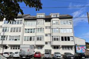 Zentral gelegen– 4-Zimmer-Eigentumswohnung mit Balkon und Garage