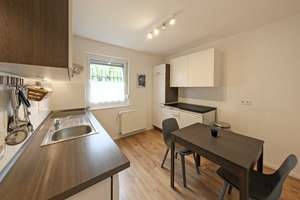 *** Möbliert *** Elegante 3-Zi.-Whg. mit großem Balkon in Bergen-Enkheim – 60388 Bergen-Enkheim, Frankfurt am Main – Vorschaubild 3