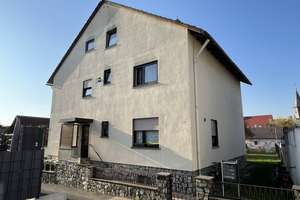 Solide Kapitalanlage: Vermietetes Dreifamilienhaus in gefragter Wohnlage – Die vollständige Adresse der Immobilie erhältst du vom Anbieter., 61118 Bad Vilbel – Vorschaubild 1