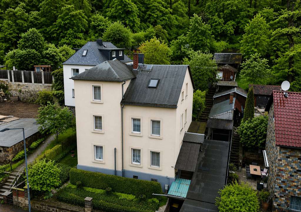 Immobilie in Dresden - Stabiles Investment! Teilsaniertes Mehrfamilienhaus mit 3 Wohneinheiten im Tal entlang der Weißeritz - Bild 0