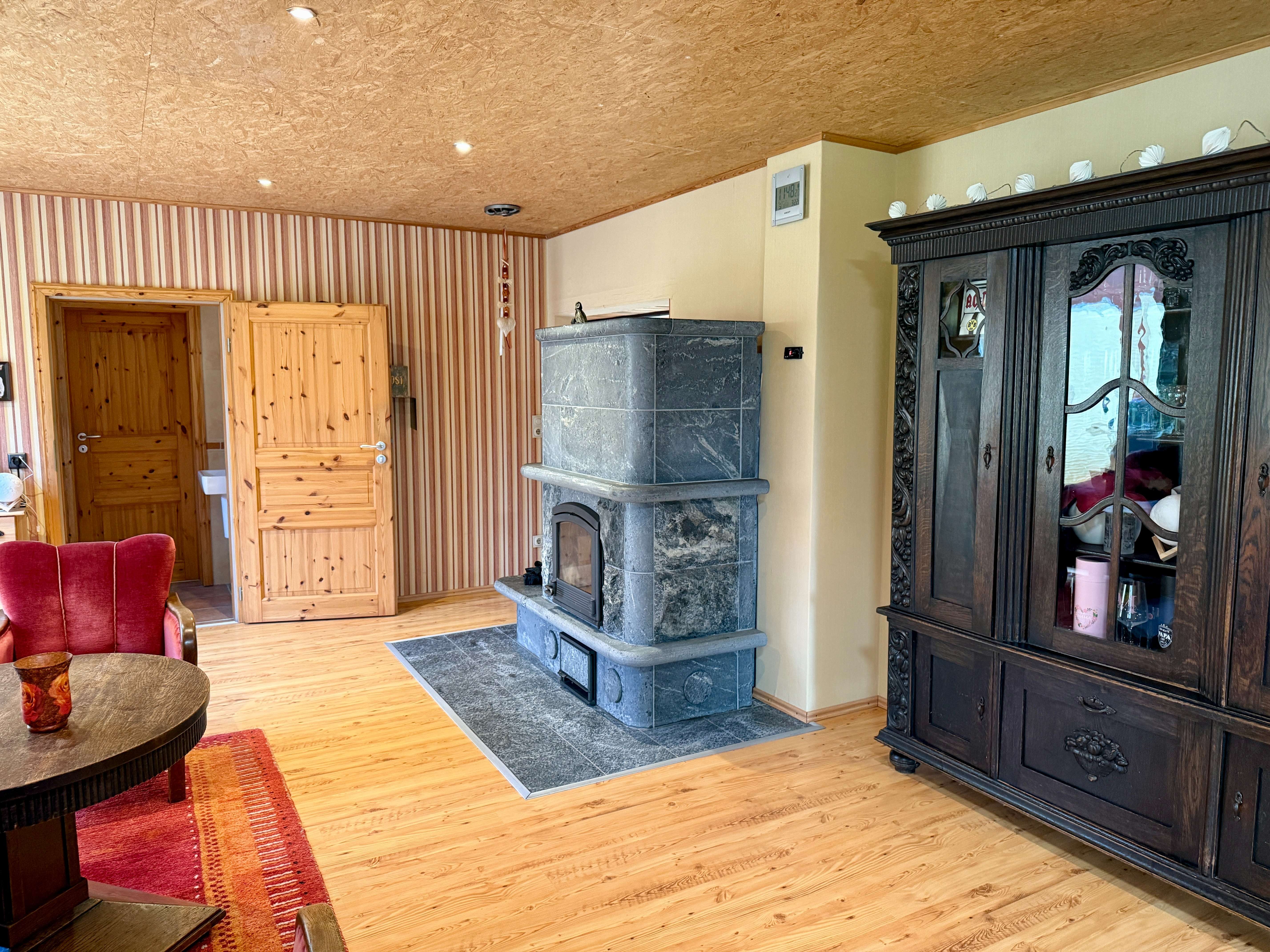 Immobilie in Wietzen - Modernisiertes Zweifamilienhaus mit Einliegerwohnung, Specksteinofen und PV Anlage in Wietzen! - Bild 12