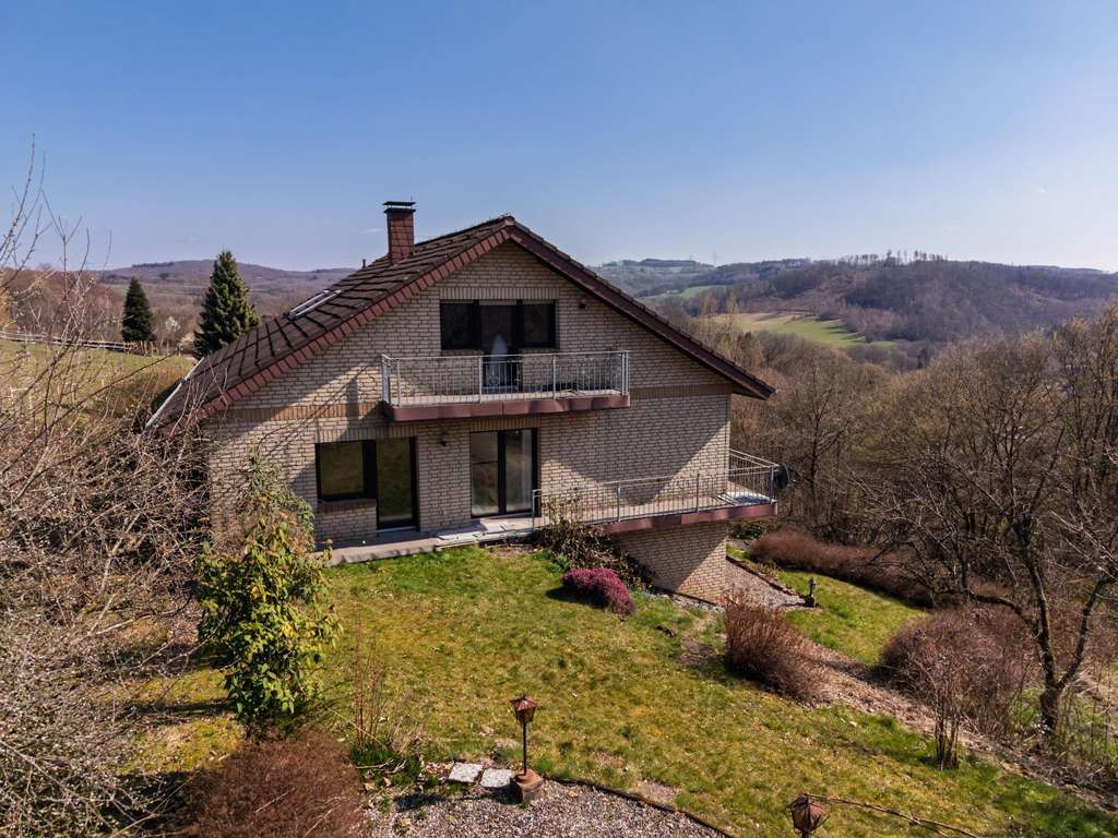 Immobilie in Reichshof - Exklusives Raumwunder mit traumhafter Weitsicht und hervorragenden Energiewerten! - Bild 4