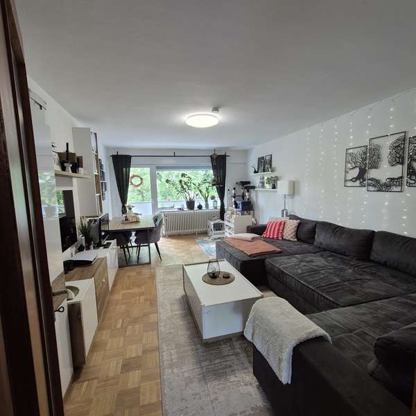 *** helle und schöne 3-Zimmer-Wohnung mit Balkon ***