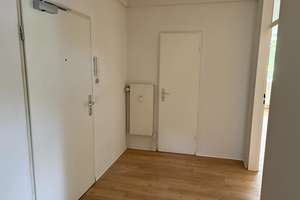 Teilmodernisierte 3-Zimmer-Wohnung freut sich auf Ihren Einzug! – Alfred-Messel-Weg 38, 64287 Darmstadt-Nord, Darmstadt – Vorschaubild 2