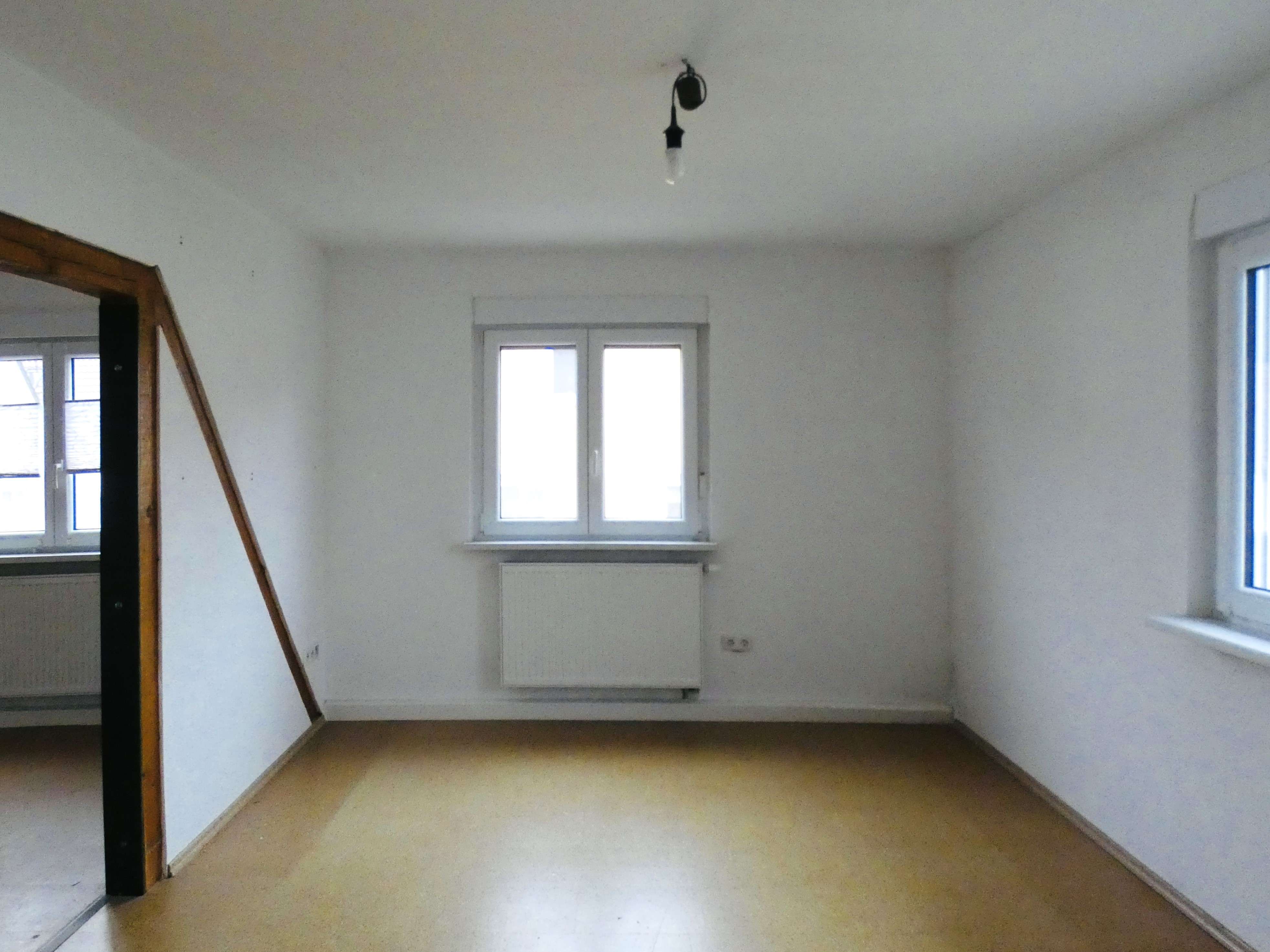 Immobilie in Asselfingen - BARRIEREFREIE 4-ZIMMER-WOHNUNG mit Balkon, Doppelgarage und Nebengebäude in Asselfingen zu verkaufen - Bild 5