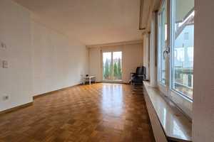 Einfamilienhaus mit Einliegerwohnung und Terrasse, Garten und Garage wartet auf Ihre Neugestaltung! – Ludwigsburg (Kreis) – Vorschaubild 2
