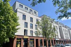 Bezugsfreie 3-Zimmerwohnung mit Fahrstuhl, TG und Wintergarten - Provisionsfrei – Berlin – Vorschaubild 1