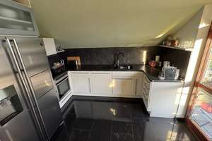 Charmante 3-Zi-DG-Wohnung: 72m² Wohnfl., 105m² Grundfl., Balkon, Keller, Parkplatz & große Terrasse. – Die vollständige Adresse der Immobilie erhältst du vom Anbieter., 70599 Plieningen (Ortsteil), Stuttgart – Vorschaubild 5