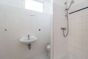 Studio im Altbau mit großem Potenzial – Grünberger Straße 19, 10243 Friedrichshain, Berlin – Vorschaubild 4