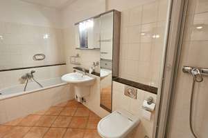 Ein 3-Zimmer-Logenplatz an der Sonne! 
Komfortwohnung mit Pool- & Saunanutzung in Bergisch Gladbach – Die vollständige Adresse der Immobilie erhältst du vom Anbieter., 51465 Stadtmitte, Bergisch Gladbach – Vorschaubild 7