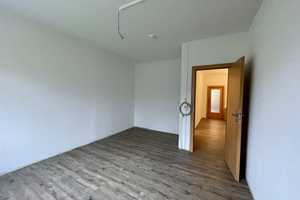 Ihr neues Zuhause! Schicke, frisch renovierte 3-Zimmer-Wohnung mit Balkon! – Julius-Leber-Ring 42, 99087 Erfurt – Vorschaubild 6