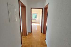 Großzügige 4-Zimmer-Dachgeschosswohnung mit Balkon und Gartennutzung in Koblenz-Asterstein – Die vollständige Adresse der Immobilie erhältst du vom Anbieter., 56077 Asterstein, Koblenz – Vorschaubild 8