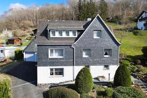 Ein-/Zweifamilienhaus auf großzügigem Baugrundstück in Eiserfeld!! – Die vollständige Adresse der Immobilie erhältst du vom Anbieter., 57080 Eiserfeld, Siegen – Vorschaubild 2