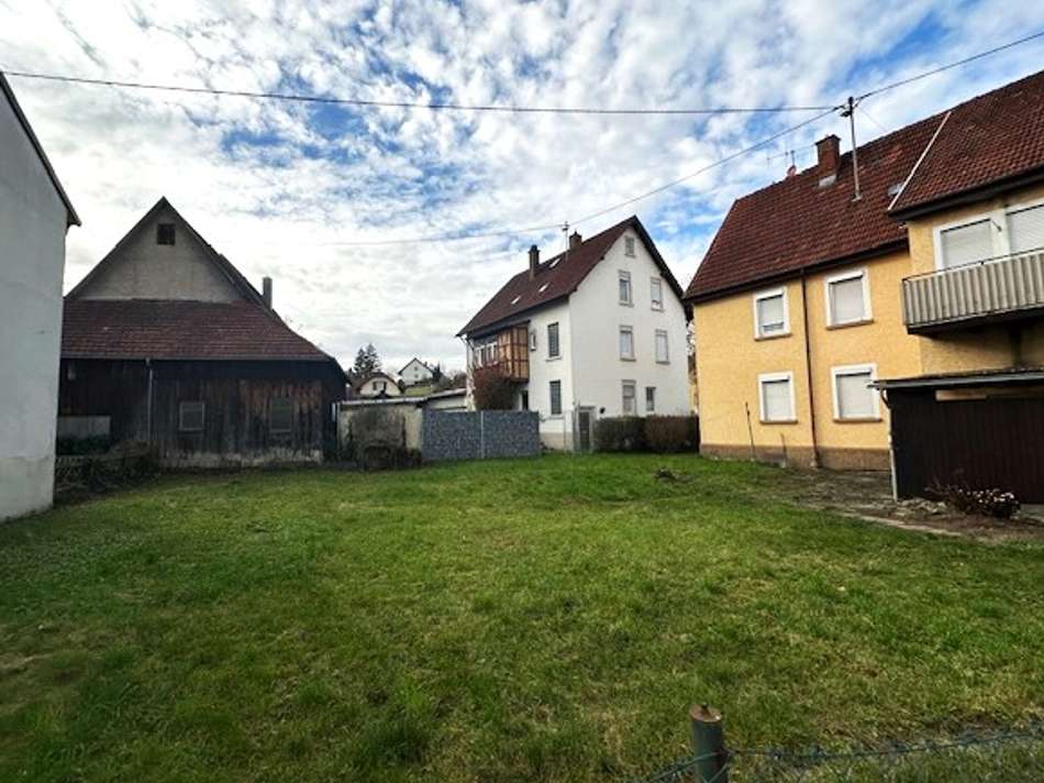 Großzügiges Grundstück