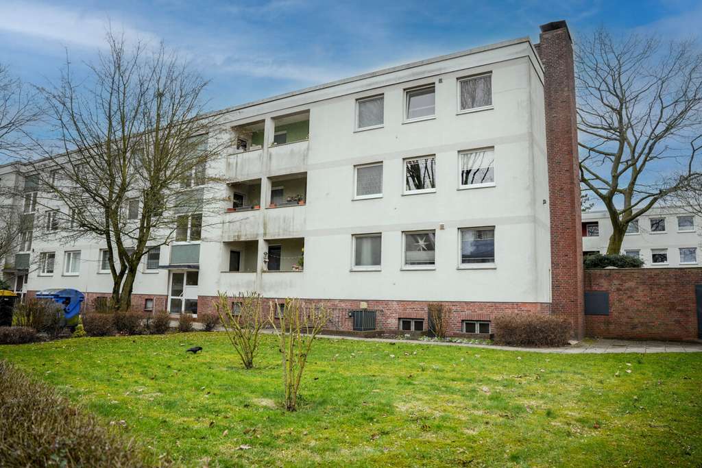 Immobilie in Elmshorn - Vermietet - Gepflegte Etagenwohnung mit Potenzial: 2 Zimmer, Loggia & Keller in Massivbauweise - Bild 0