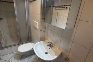 Top gepflegte 2 Zimmer Einliegerwohnung mit EBK, Tageslichbad mit Dusche in Altdorf, WM: ca.570€