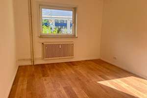 Stilvolle 3-Zimmer Erdgeschosswohnung mit Balkon in SZ-Lebenstedt! – 38226 Lebenstedt, Salzgitter – Vorschaubild 3