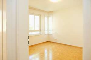 Gepflegte 3-Zimmer-Gartenwohnung mit großer Süd- Westterrasse in München-Solln – Die vollständige Adresse der Immobilie erhältst du vom Anbieter., 81477 Obersendling, München – Vorschaubild 9